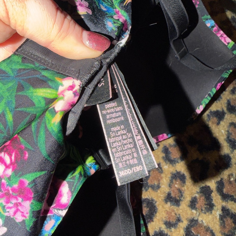 Victoria's Secret Floral Black Bra - Picture 3 of 3